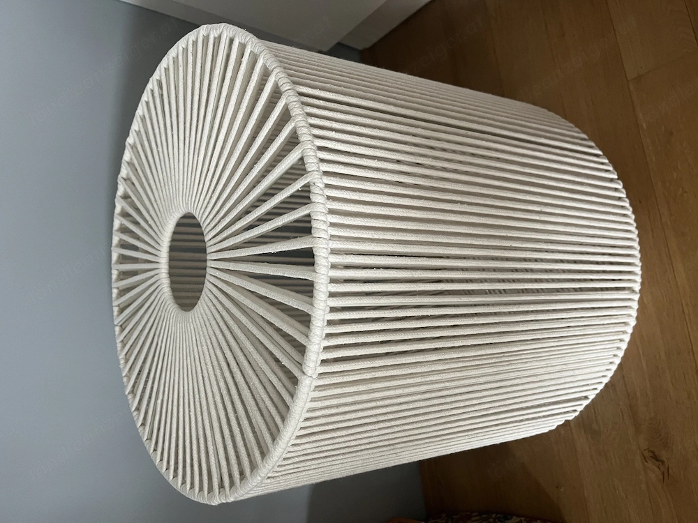 Handgewebter Wäschekorb aus Seil