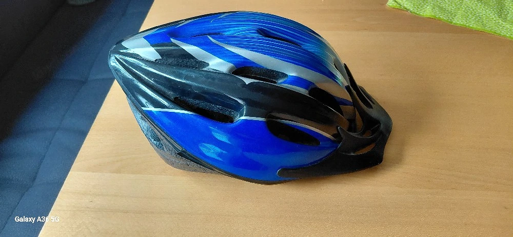 Fahrrad Helm zu verschenken 