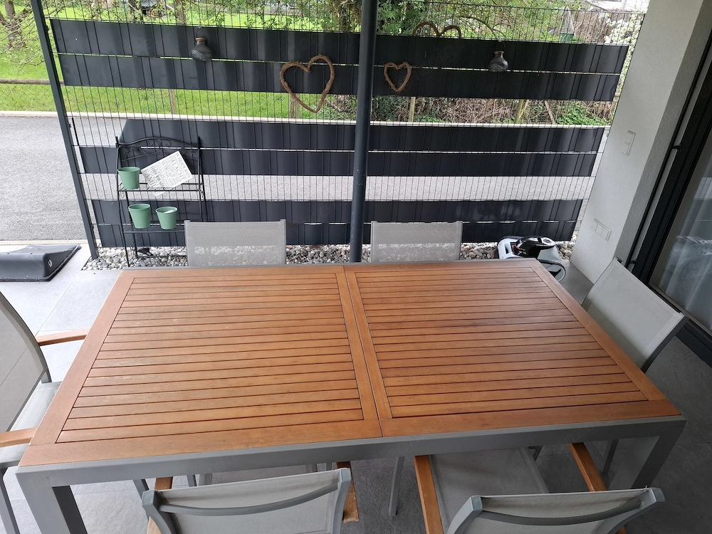 Gartenmöbel Tisch + 8 Stühle