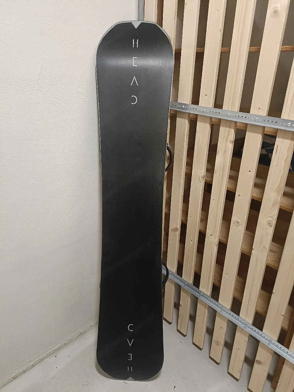 Snowboard mit Bindung