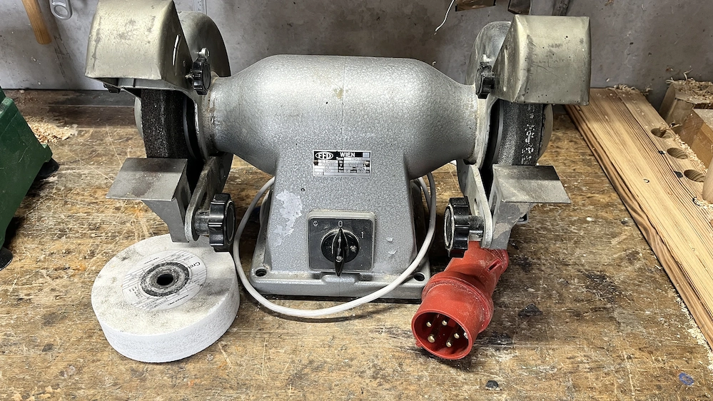 Doppelschleifbock, Schleifmaschine FFD Wien   Industriequalität, voll funktionsfähig