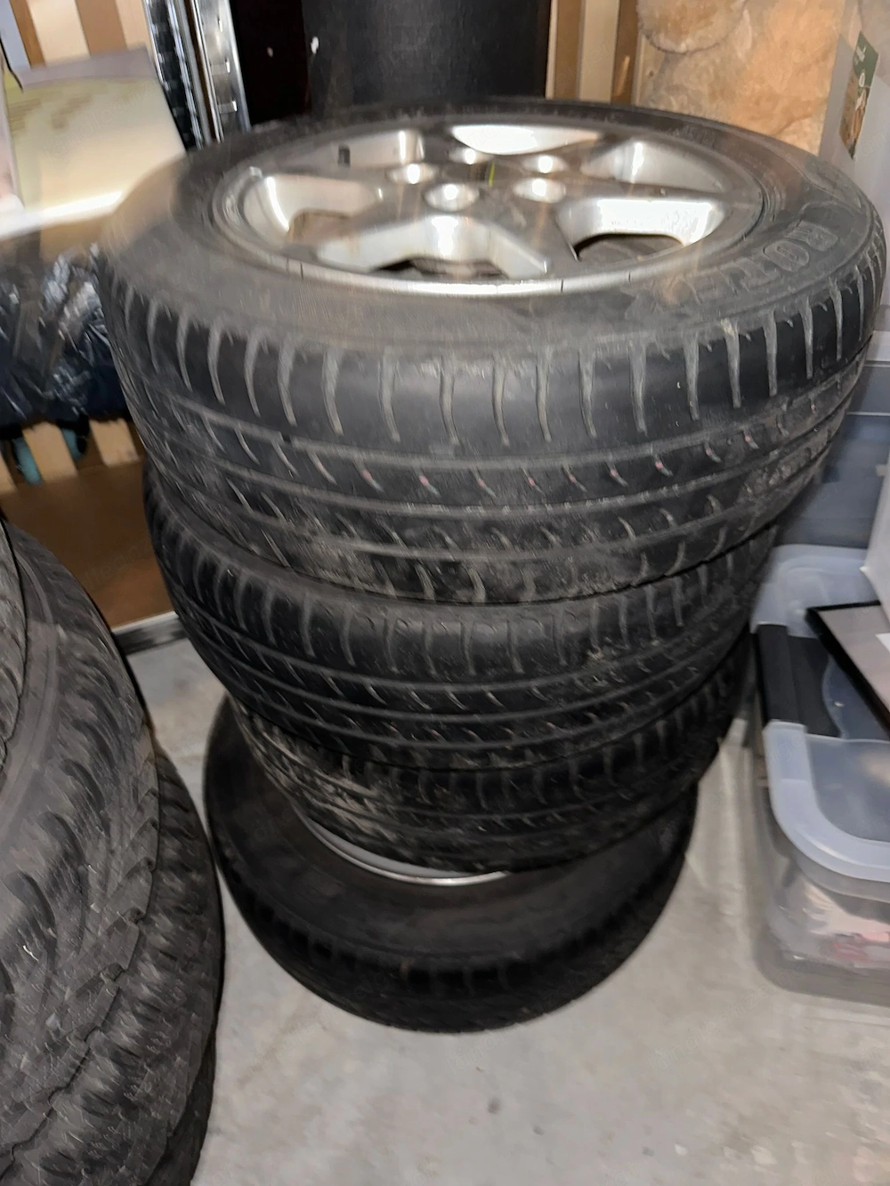 Sommerreifen auf Aluminium Felgen 