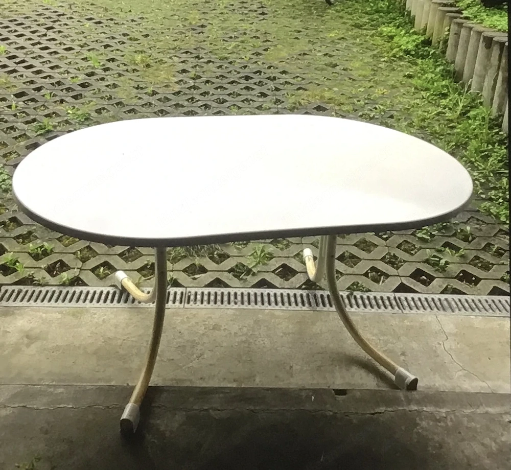 Gartentisch zu verschenken