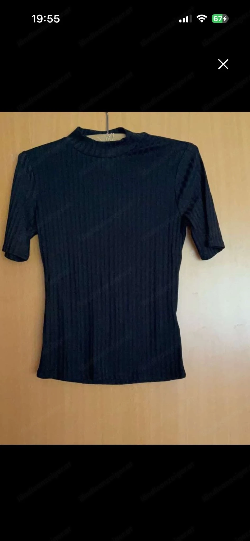 Schwarz hochgeschlossenes Basic Tshirt