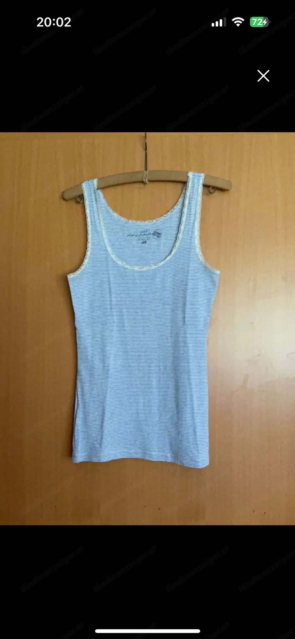 Blau-weiß gestreiftes Basic Top