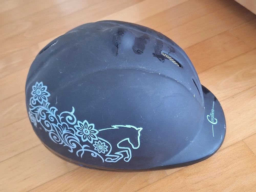 Verkaufe Reitset für Kindet (Reithelm, Panzer, Gamaschen, Handschuhe) 