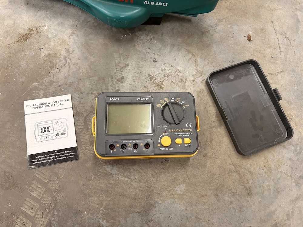 Isolationsmessgerät zu verschenken