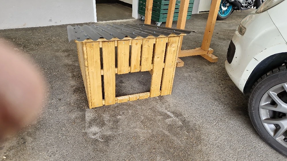 Mähroboter Holzgarage