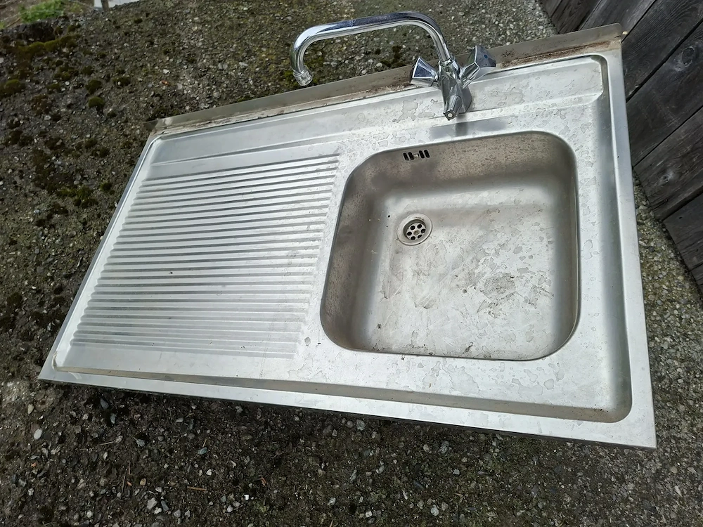 Waschtisch zu verschenken