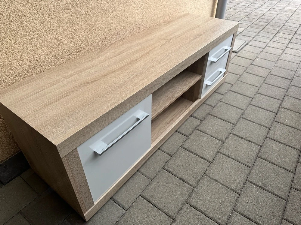 TV-Board zu verschenken