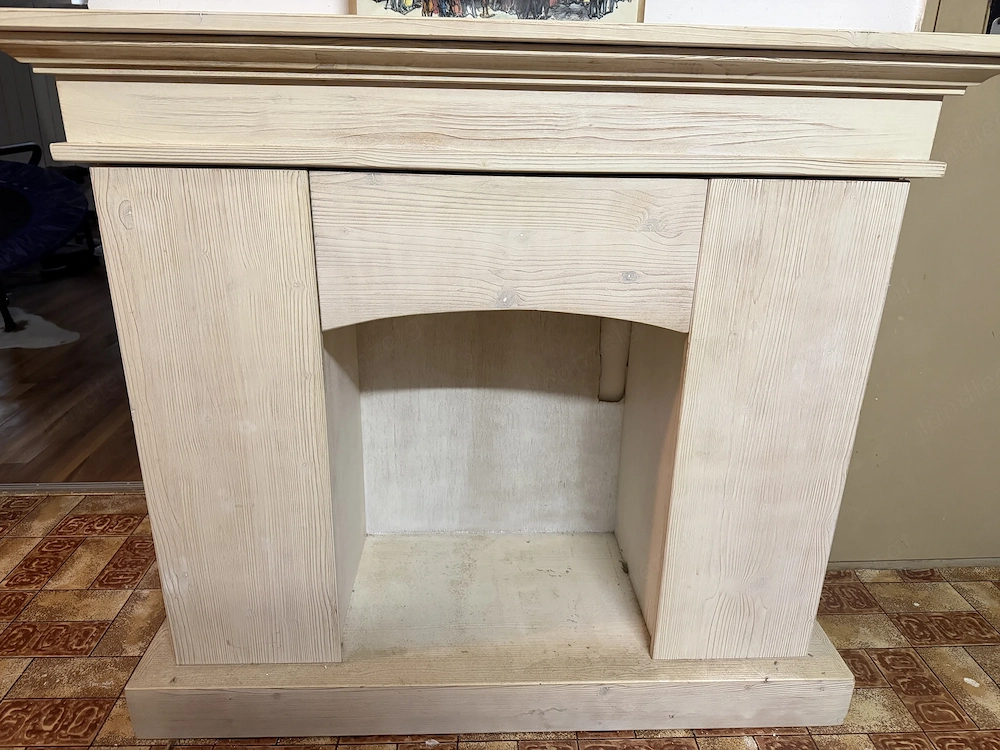 Schrank mit Optik eines Ofens weiss lasiert