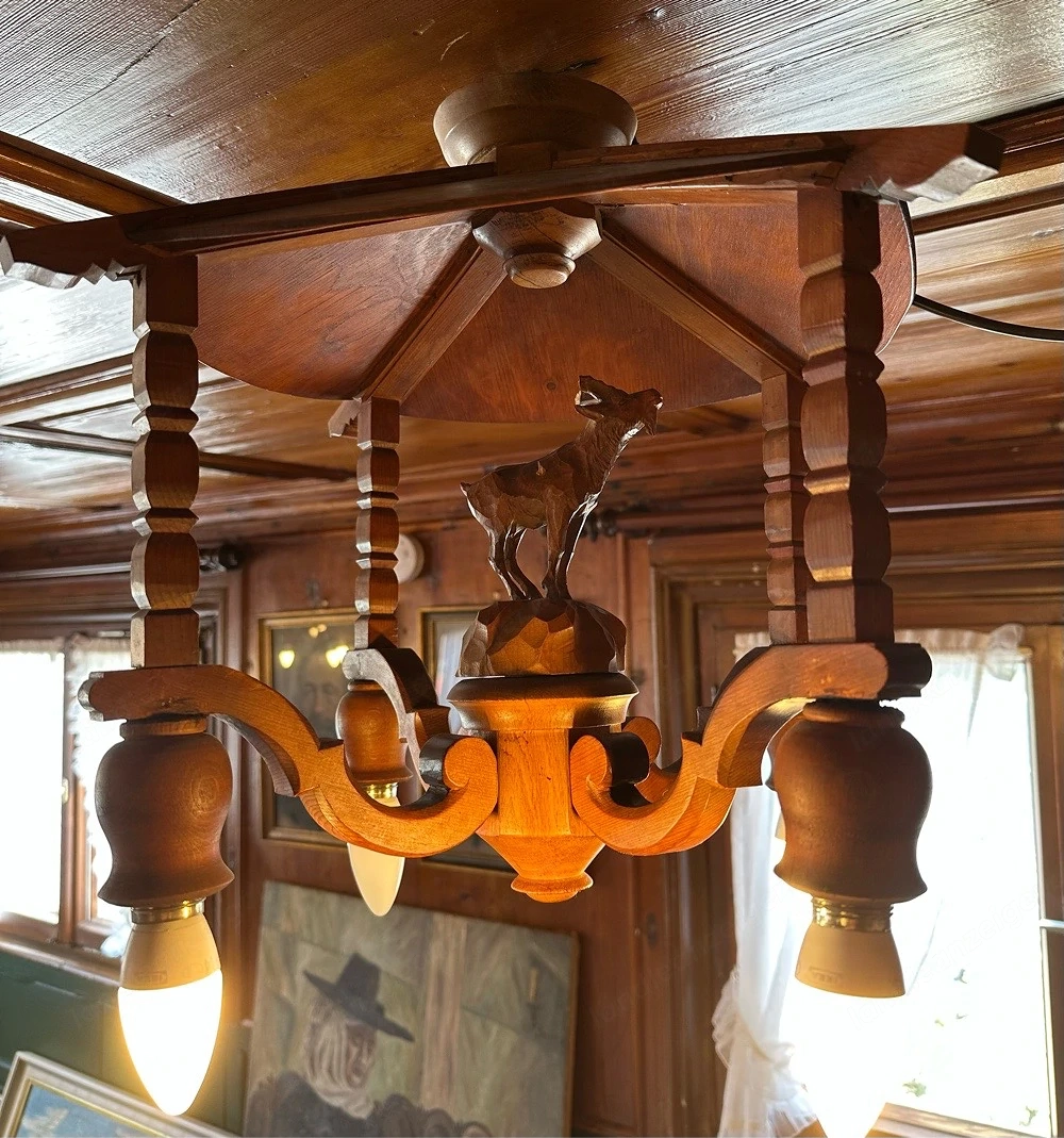 4 geschnitzte Deckenlampen im Set