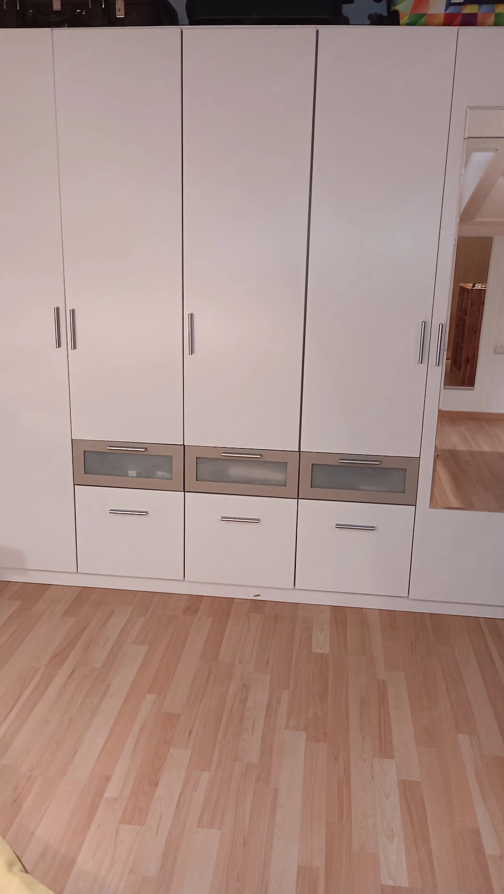 Kleiderschrank