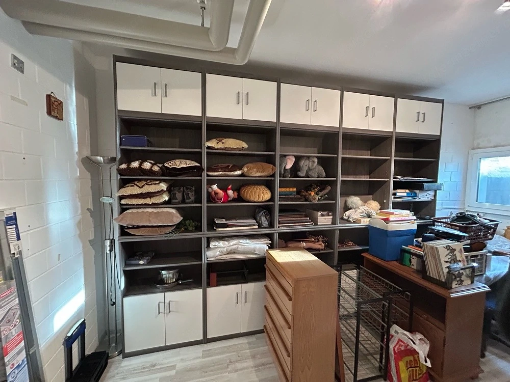 Schränke für Bücher, etc. 