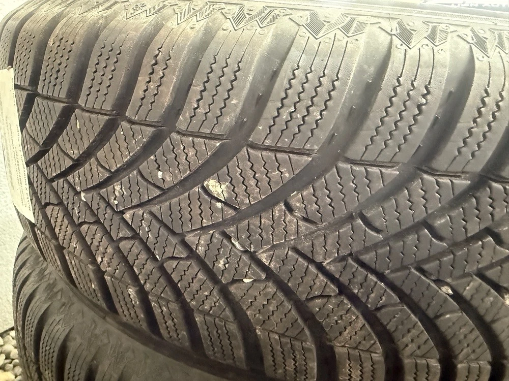 Kompletträder 215 65 16