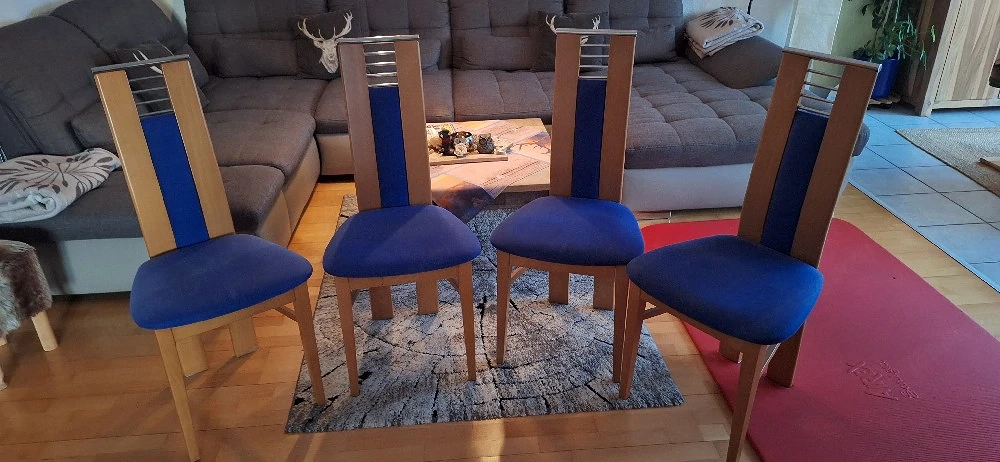 Stühle zu verkaufen