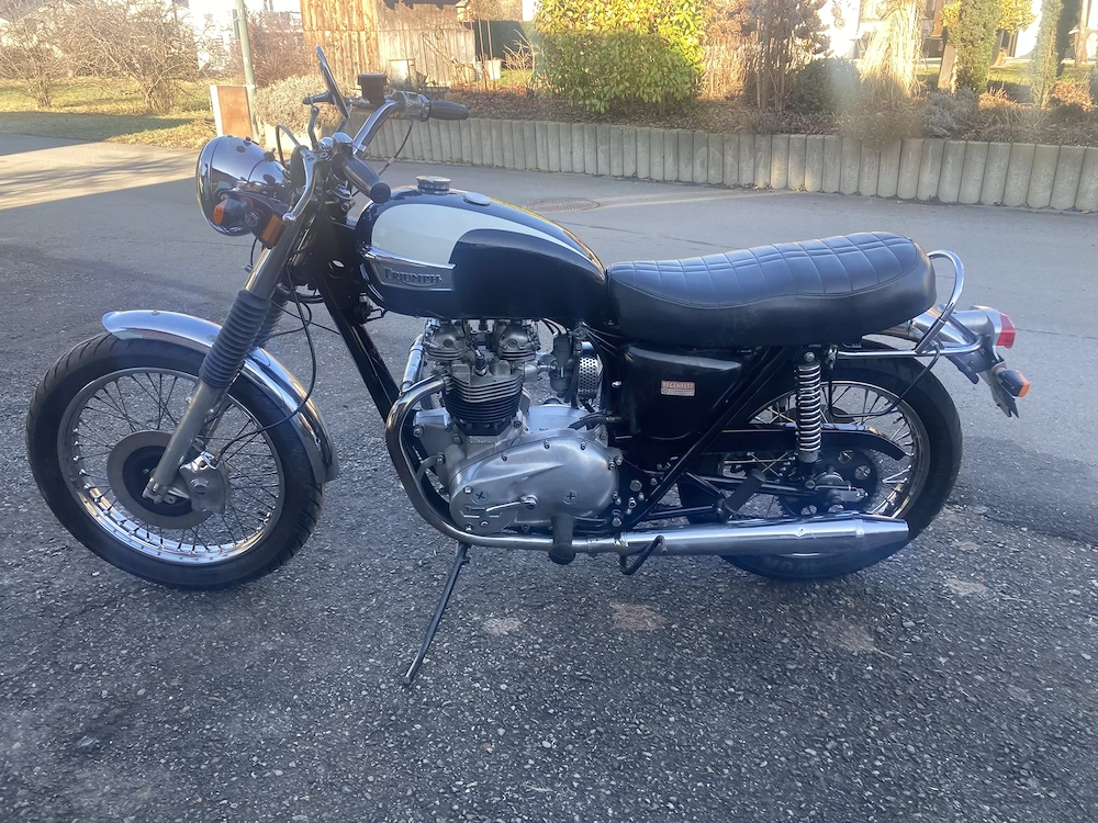 Triumph T140