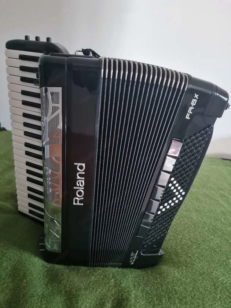 Roland Fr8x , Akkordeon , Harmonika