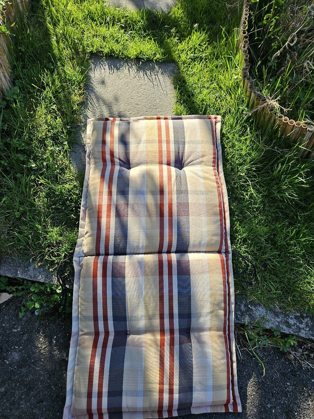 6 Polster für Gartenstühle zu verschenken 