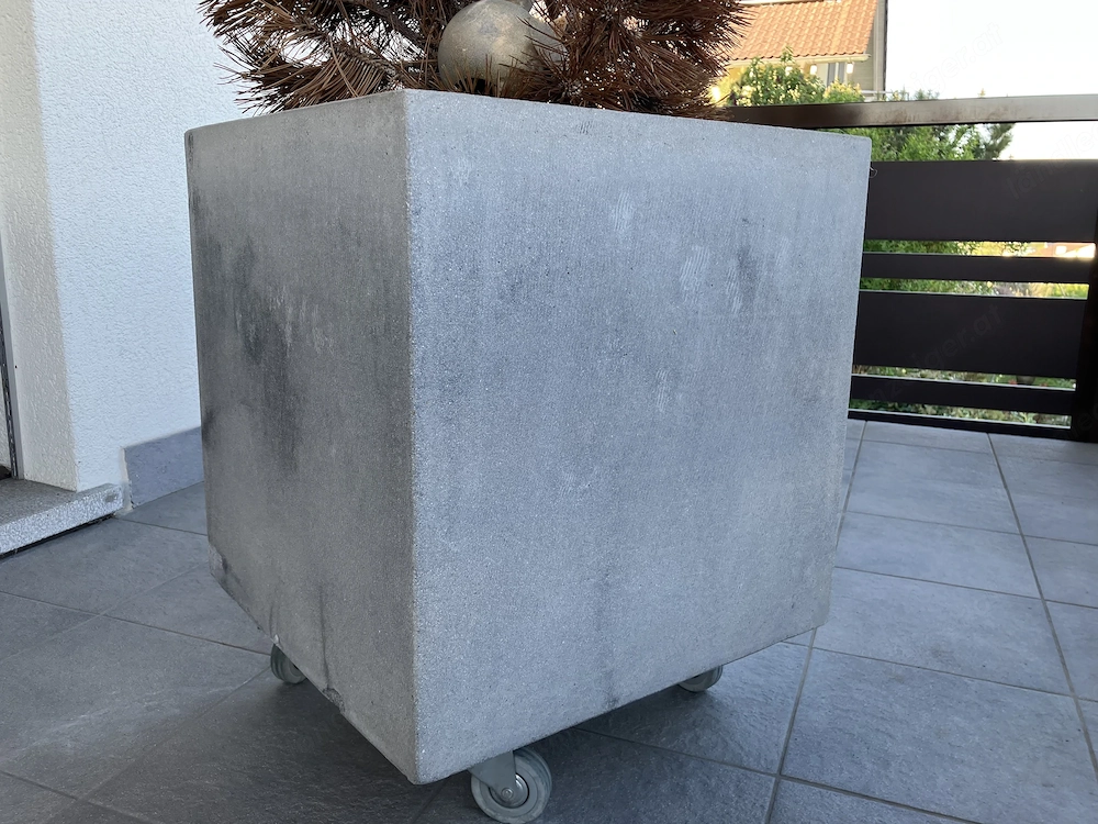 4 Blumentröge xxl in Betonoptik zu verkaufen