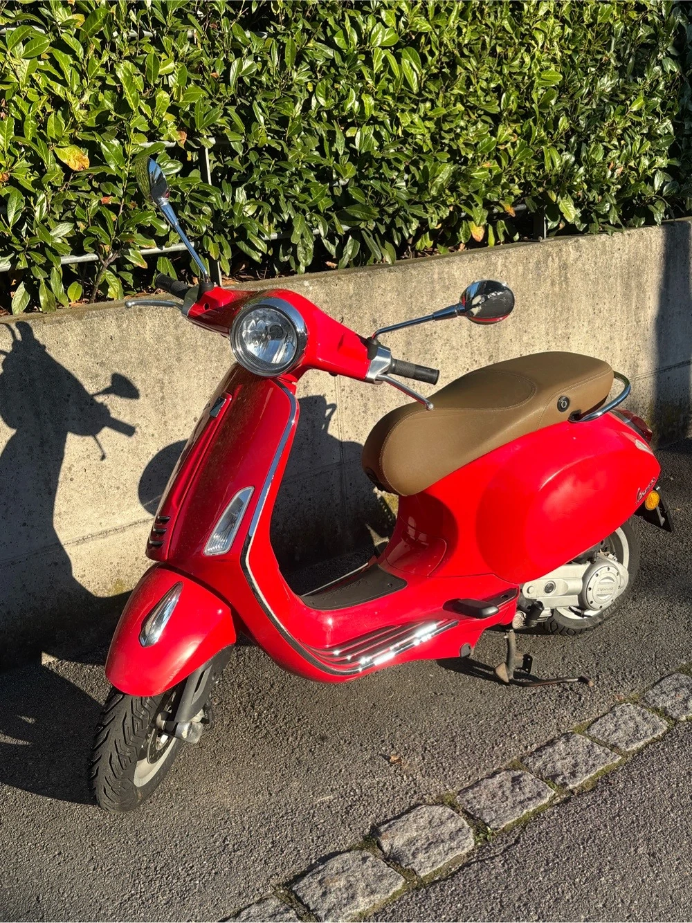 Piaggio Vespa Primavera 50 ccm 4-Takt   Rot