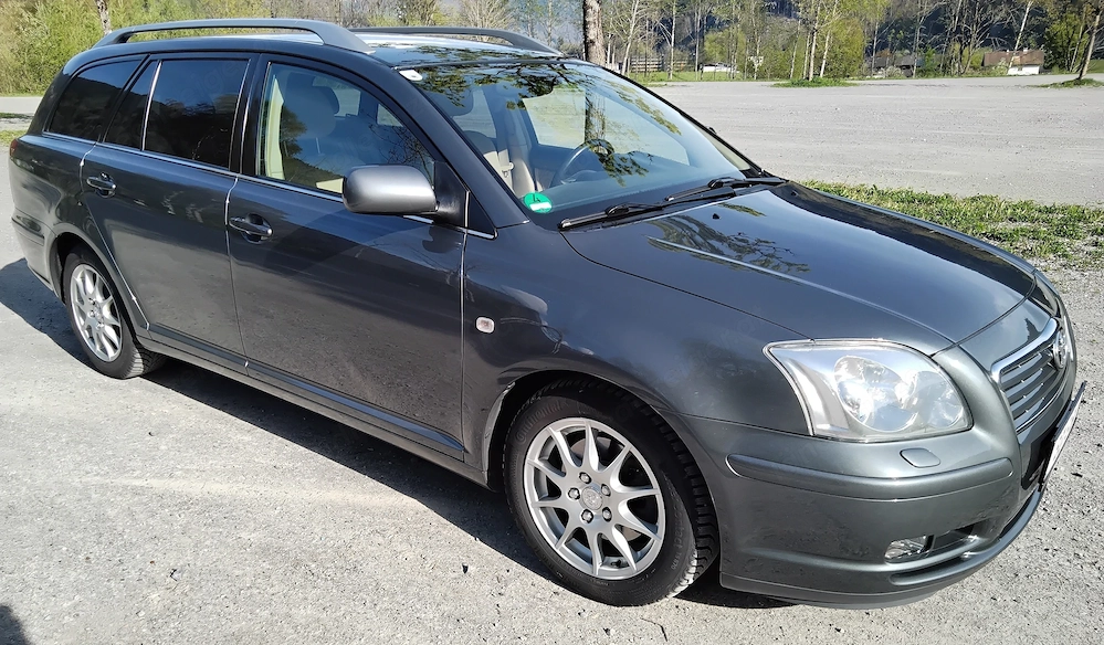 Toyota Avensis 2.2 D-Cat 177 PS mit AHK 