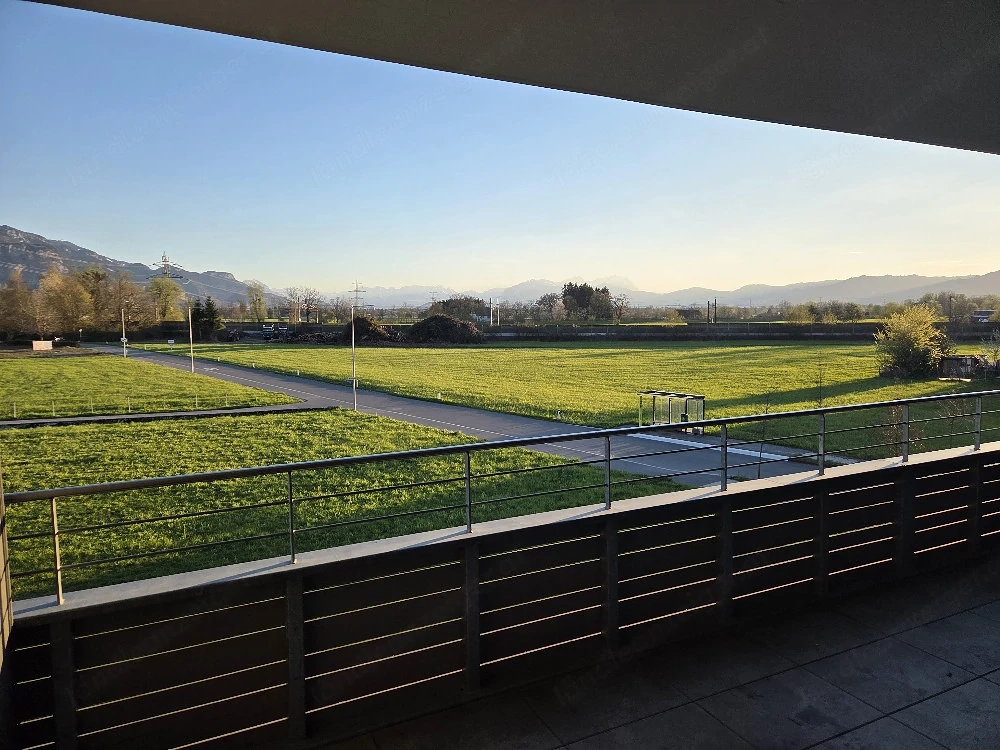 Helle, teilmöblierte Dachgeschosswohnung mit großer Terrasse in Wolfurt zu vermieten.