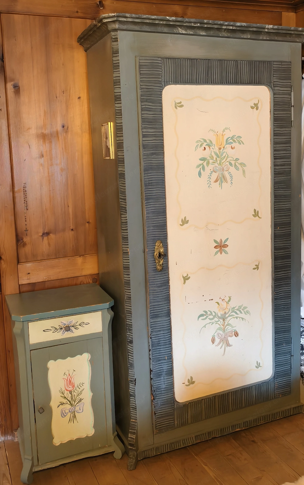 Antike handbemalte Bauernmöbel Möbel