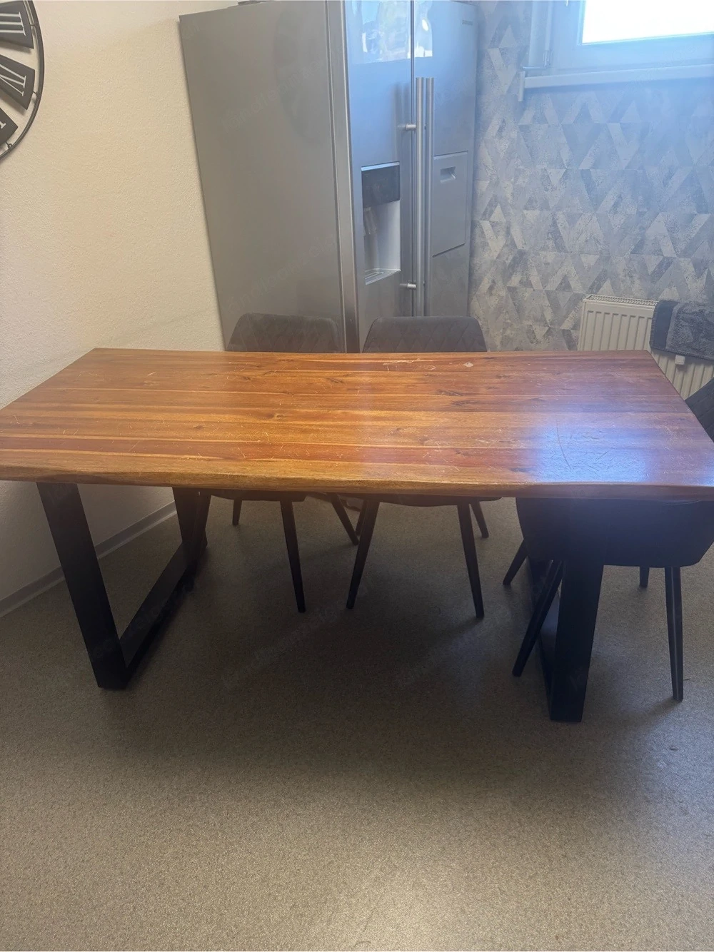 Massiv-Holz-Tisch +6 Stühle