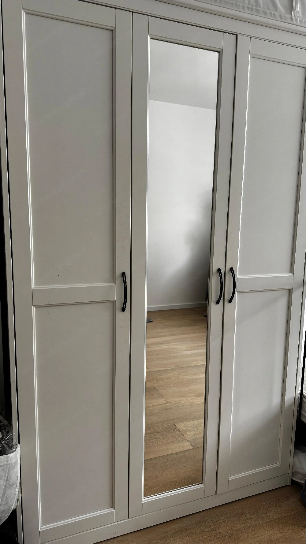 Kleiderschrank (Ikea)