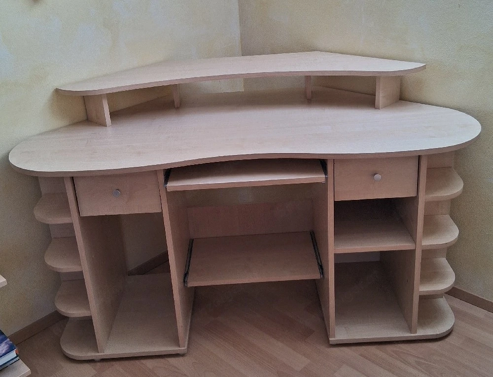 Schreibtisch