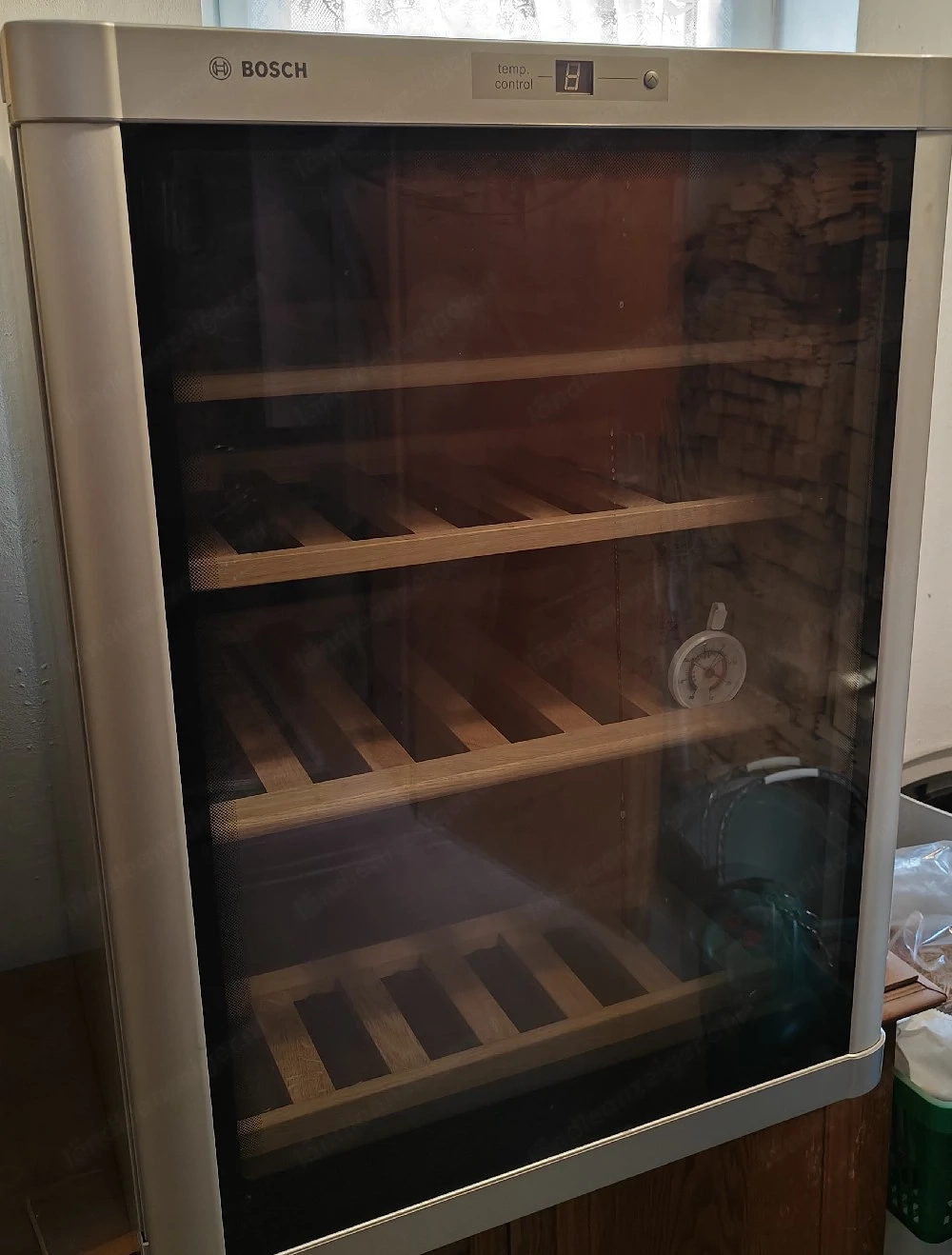 Bosch Weinkühlschrank KTW18V80  850x595x635mm