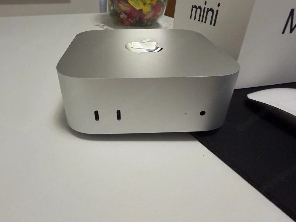 Apple Mac Mini 10 Core CPU 16GB Ram 512GB