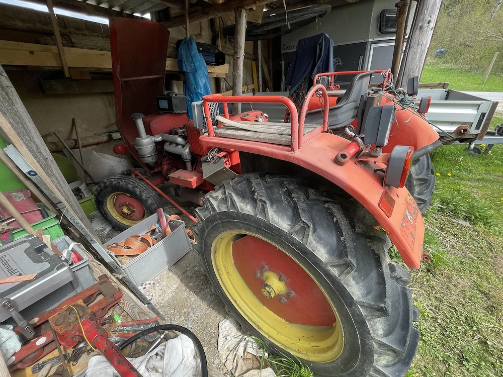 Traktor Bucher D4000