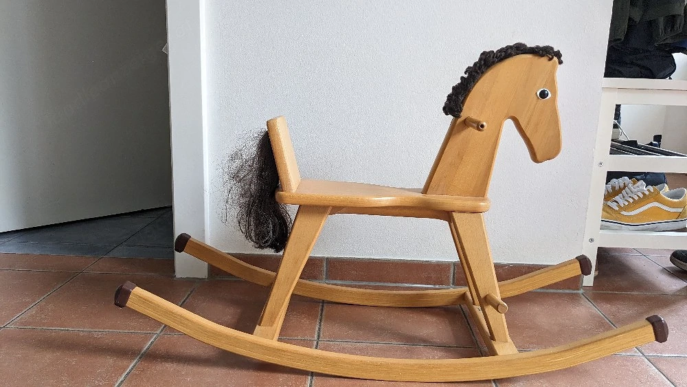 Schaukelpferd aus Holz 