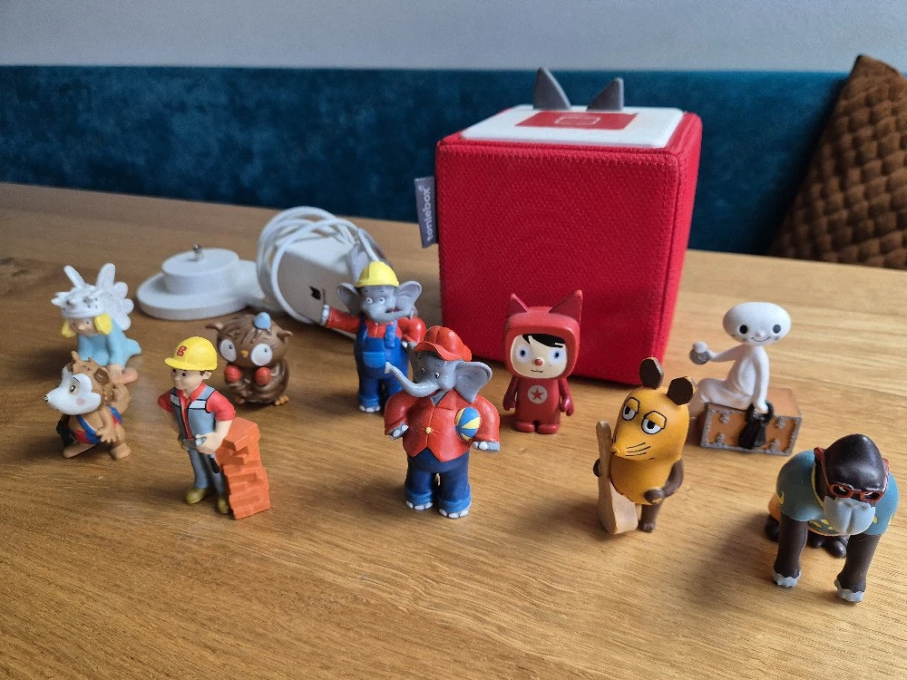 Toniebox Set Rot inkl. 10 Tonies & Ladestation