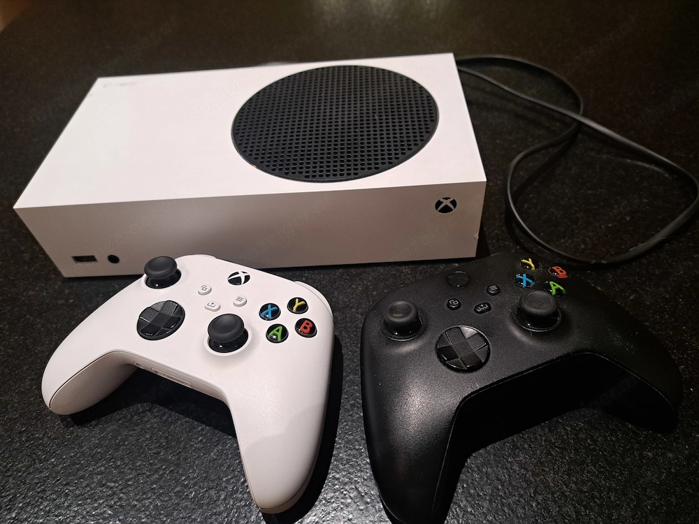 Xbox Series S mit 2 Kontroller