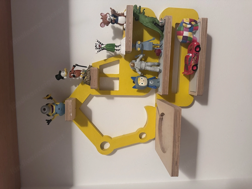 Regal für Toni Figuren 