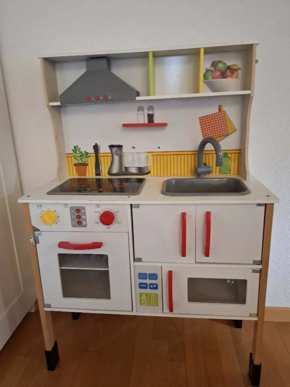 Spieleküche mit viel Zubehör