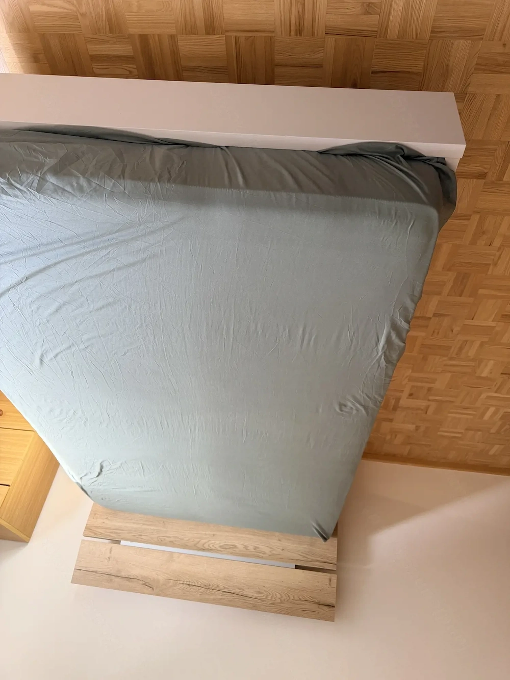 Modernes Bett 120x200 mit Lattenrost & Matratze   wie neu