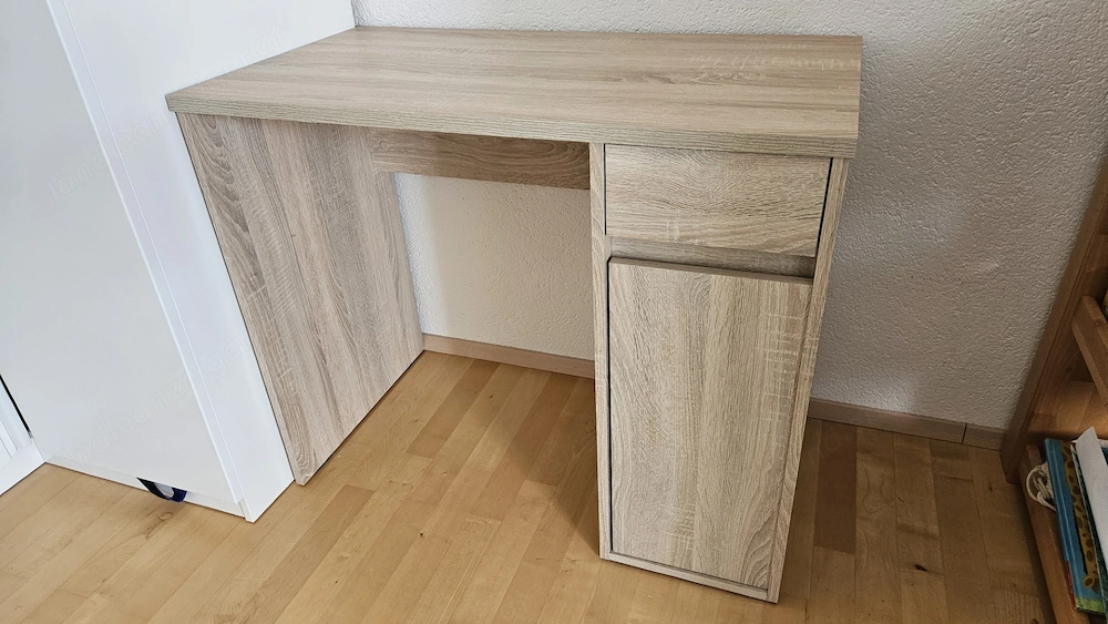 kleiner Schreibtisch