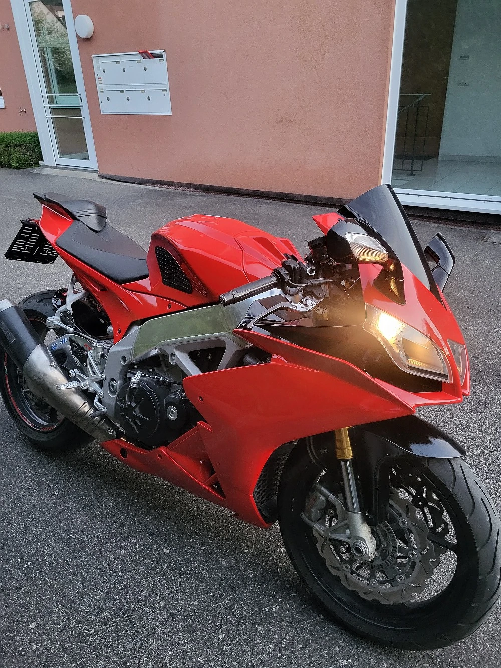      Aprillia RSV4   BJ. 2015 | 35.000 km      