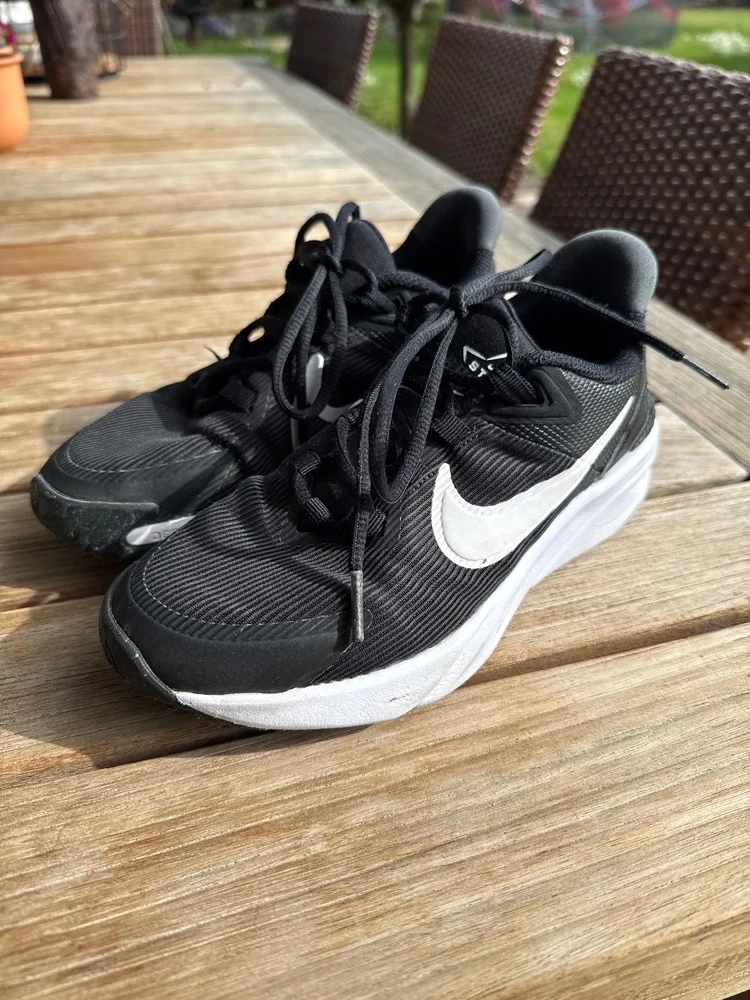 Turnschuhe Nike Gr 35.5