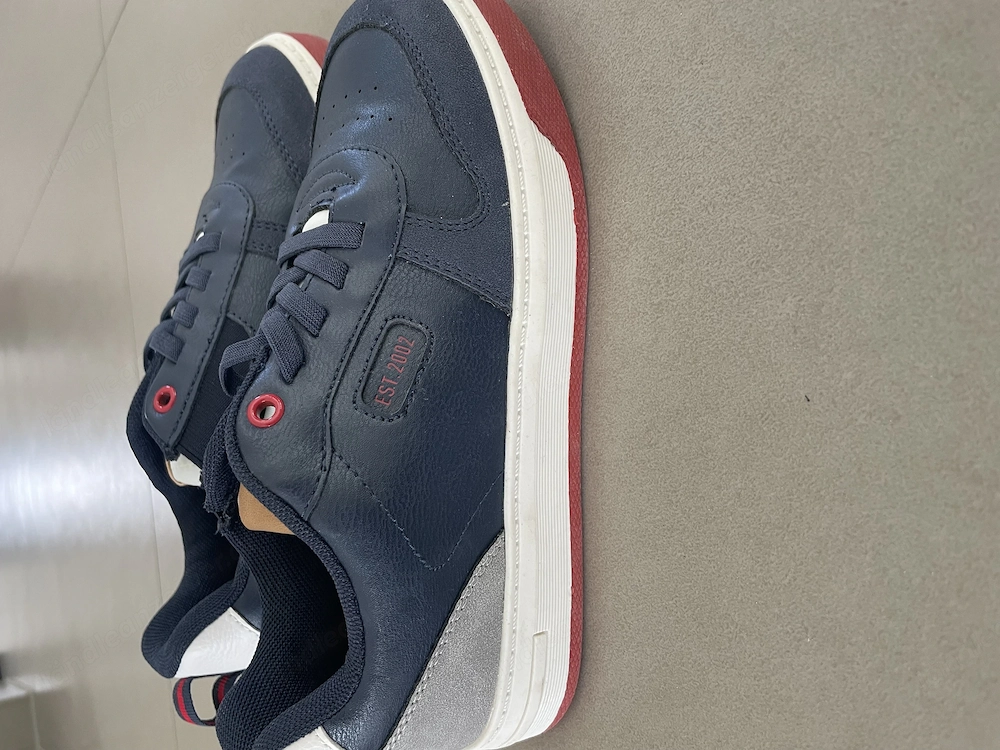 Turnschuhe Jungs, Größe 34, ungetragen