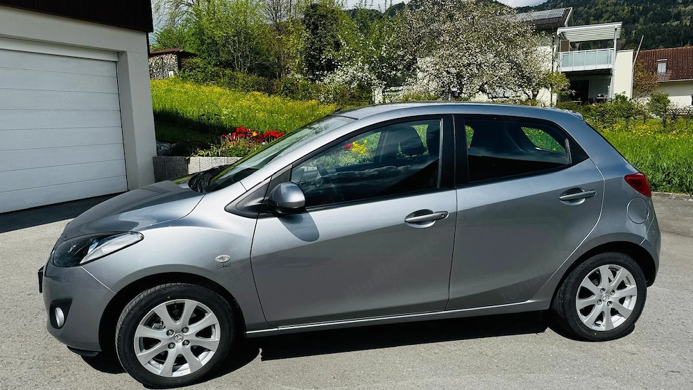 Mazda 2  1,3 Mirai  - nur 45.000km - Erstbesitz - sehr gepflegt - unfallfrei - ideales Anfängerauto