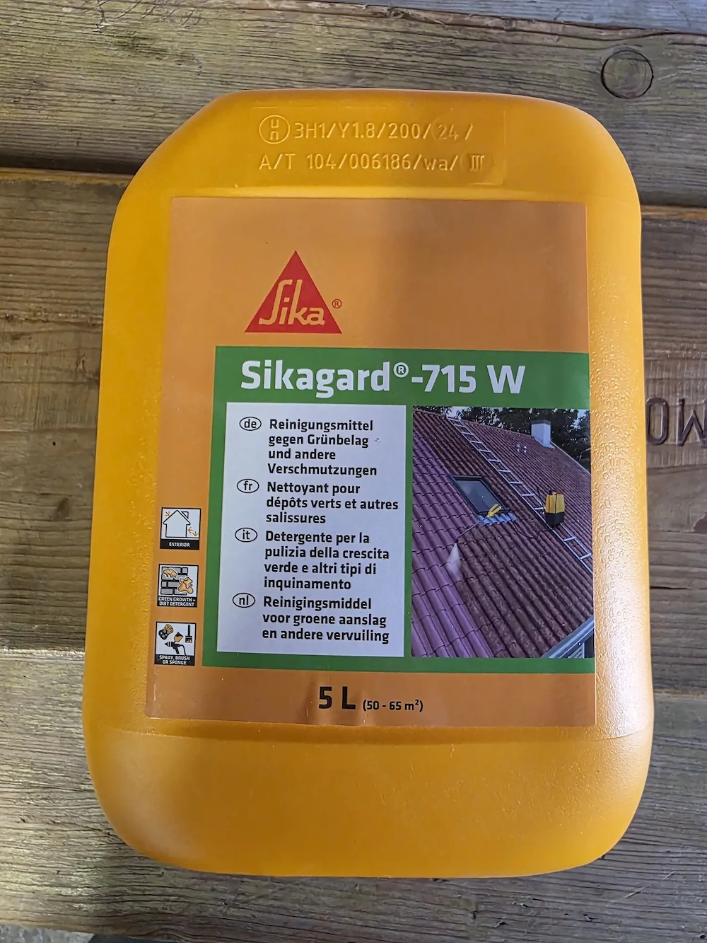 Reinigung gegen Grünspan und Moos