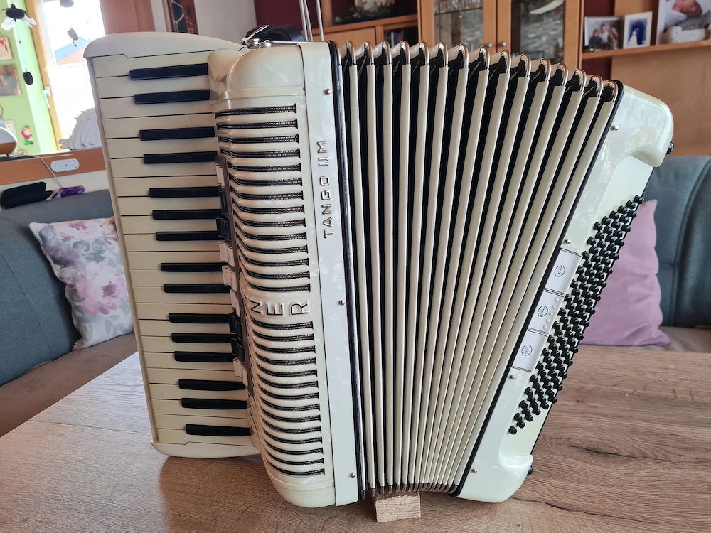 Akkordeon Hohner Tango