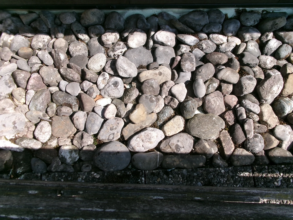 Granitsteine und Bachsteine