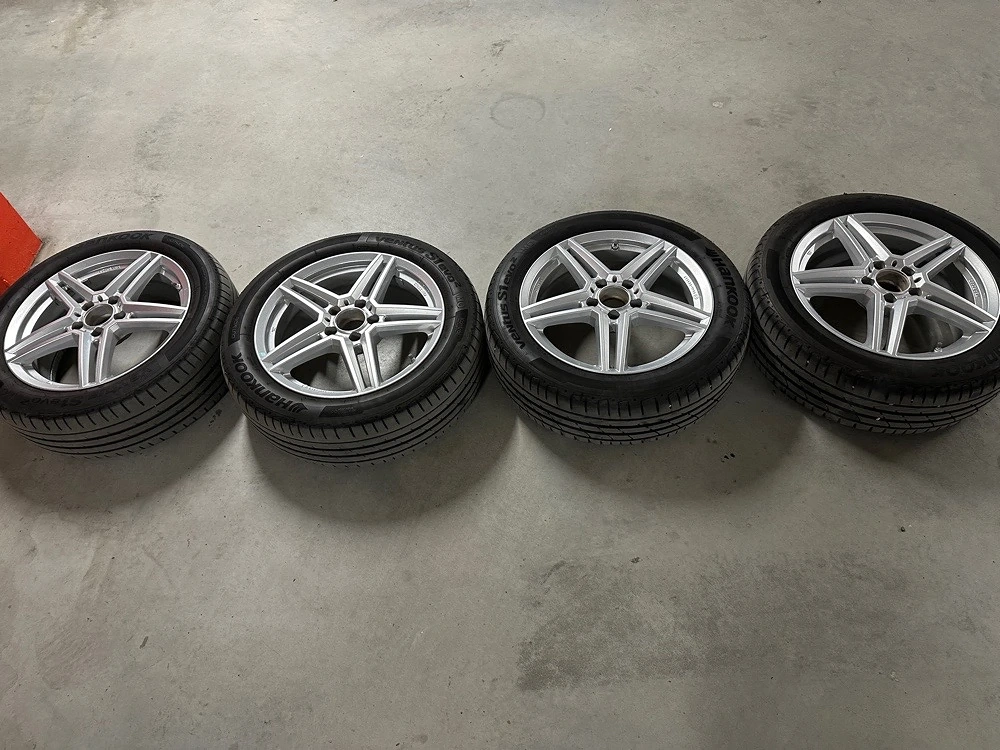Original Mercedes Alufelgen 17 Zoll + Hankook Sommerreifen   WIE NEU