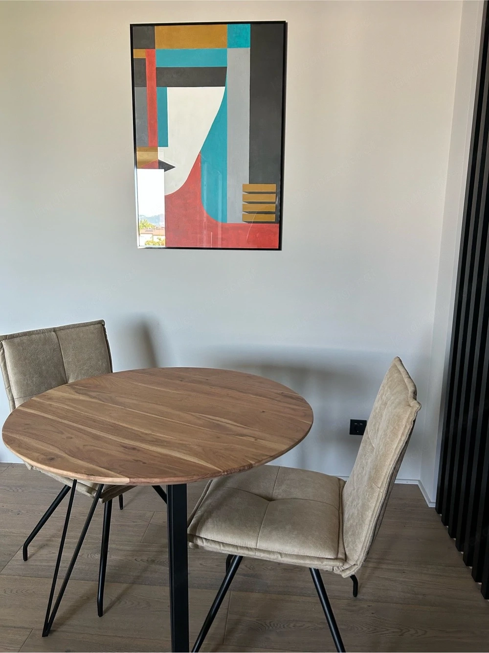 Esstisch mit Stühlen